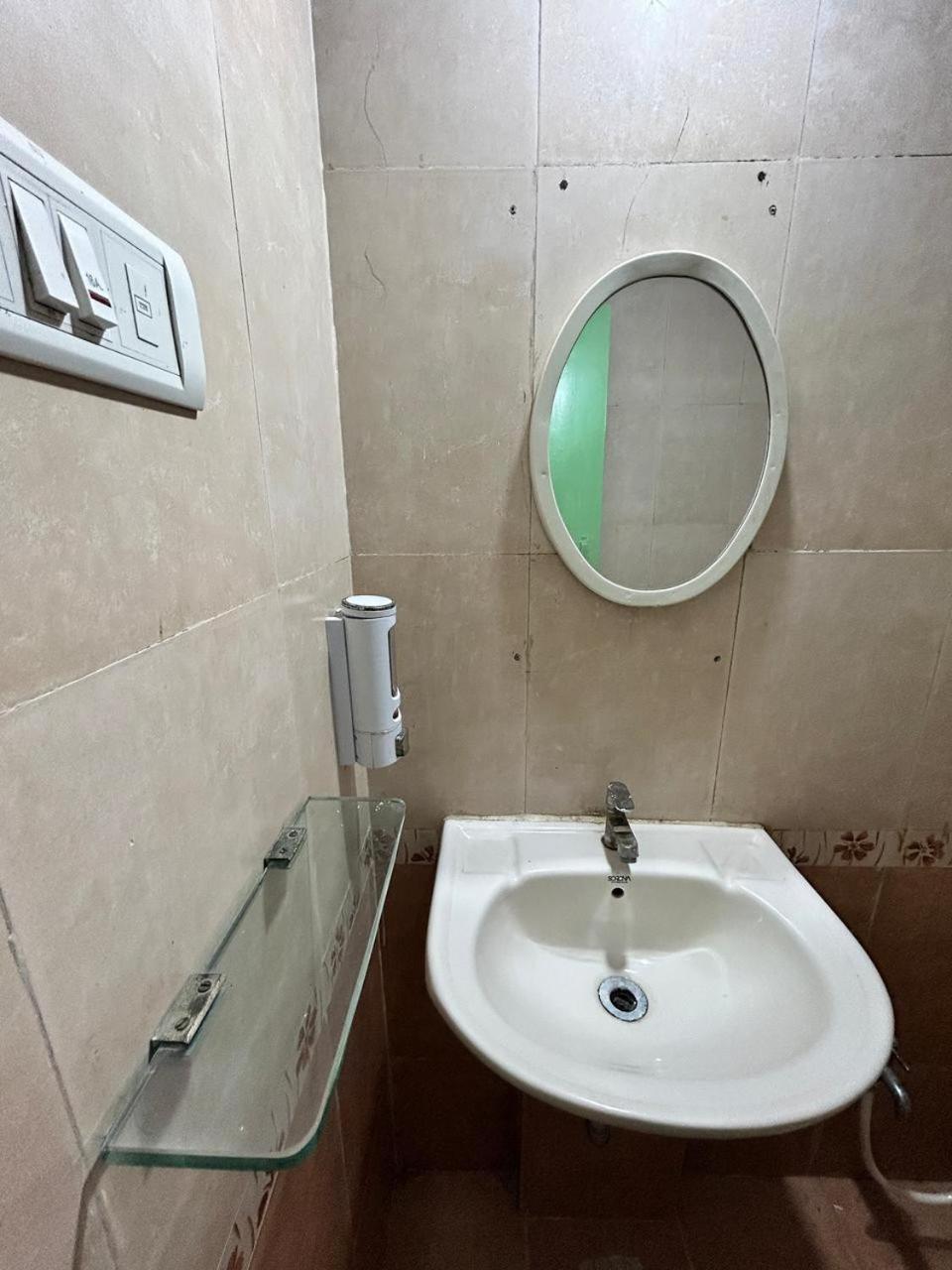 Apartament Happy House- Andheri West Rto Kokilaben Hospital